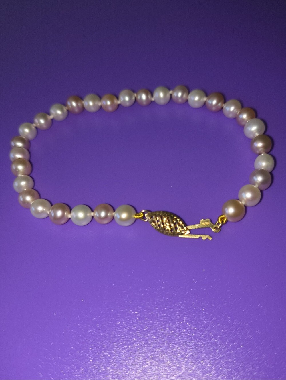 Beautiful Champagne Pink & White Pearl Bracelet W/ 14K Clasp By Hallmark Sweet